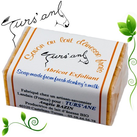 Débarrassez votre peau de ses cellules mortes avec ce savon exfoliant au lait frais d'ânesse bio abricot.